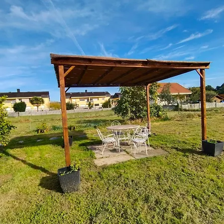 En Entorno Tranquilo Ideal Familias Реосин